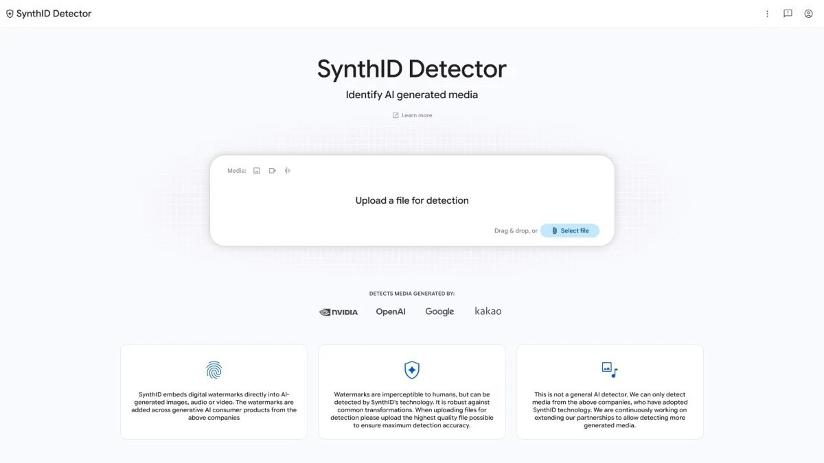 SynthID Detector 网站首页的上传框